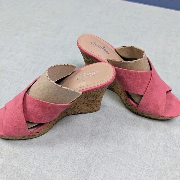 CHARLES BY CHARLES‎ DAVID Grady Wedge Sandals Microsuede Womens Size 8.5M Coral - Picture 3 of 4